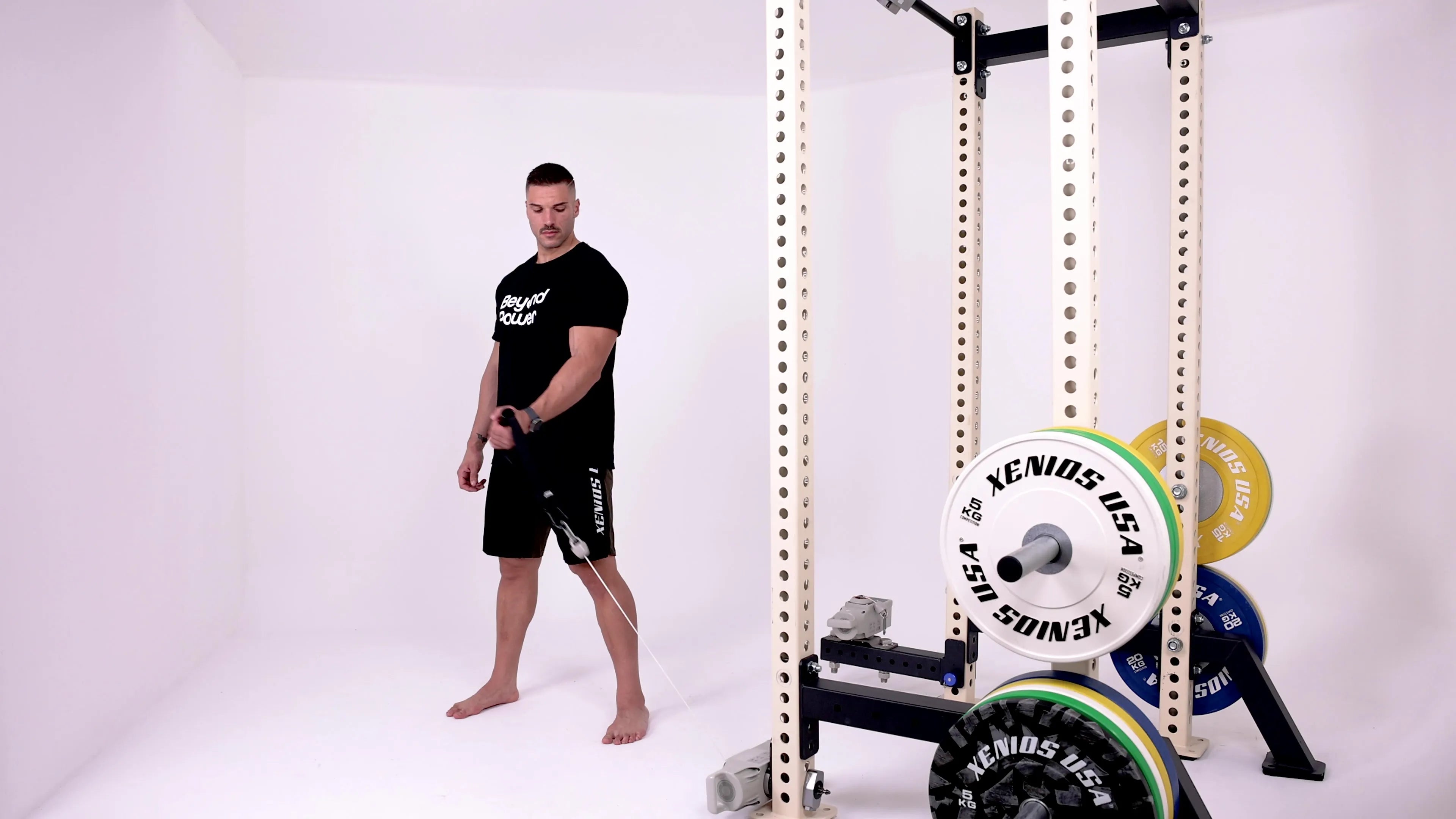 One-arm Upper Chest Fly